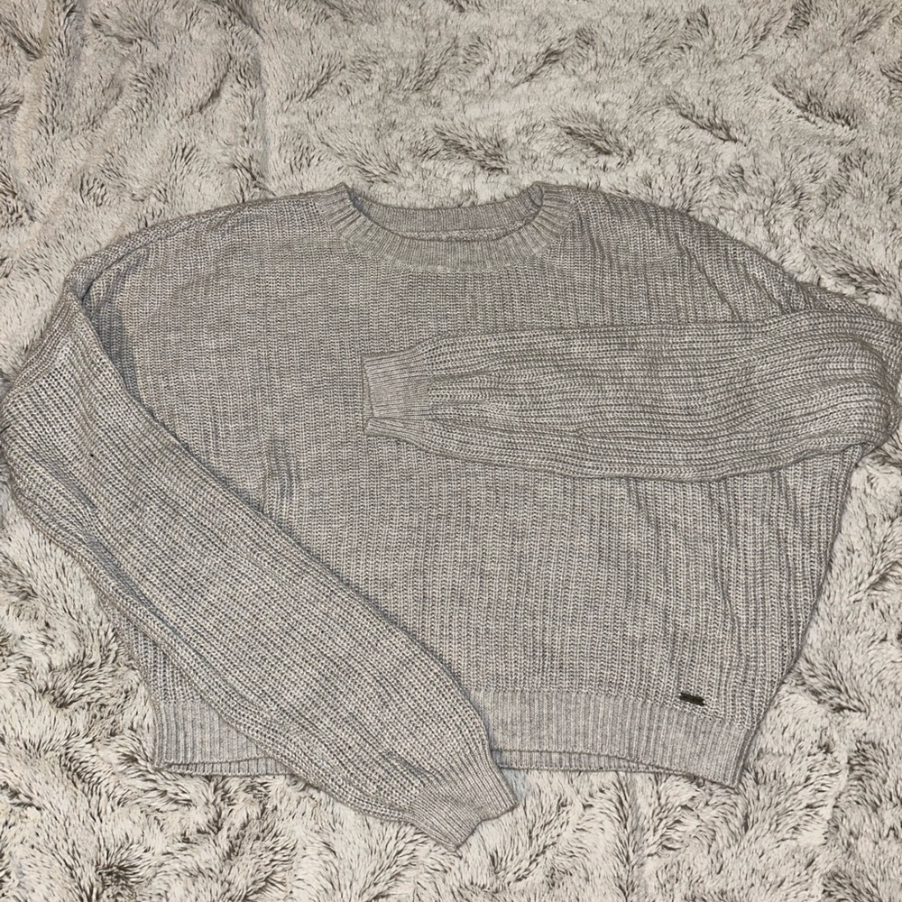 Hollister gray crew neck sweater size small